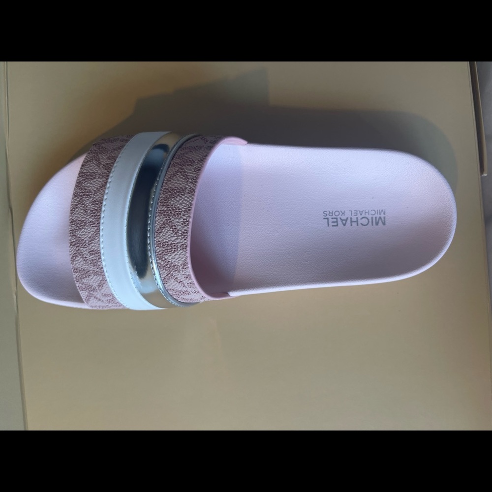 BRAND NEW MICHAEL KORS BRANDY METALLIC STRIPED LOGO SLIDE SANDAL - Picture 4 of 5